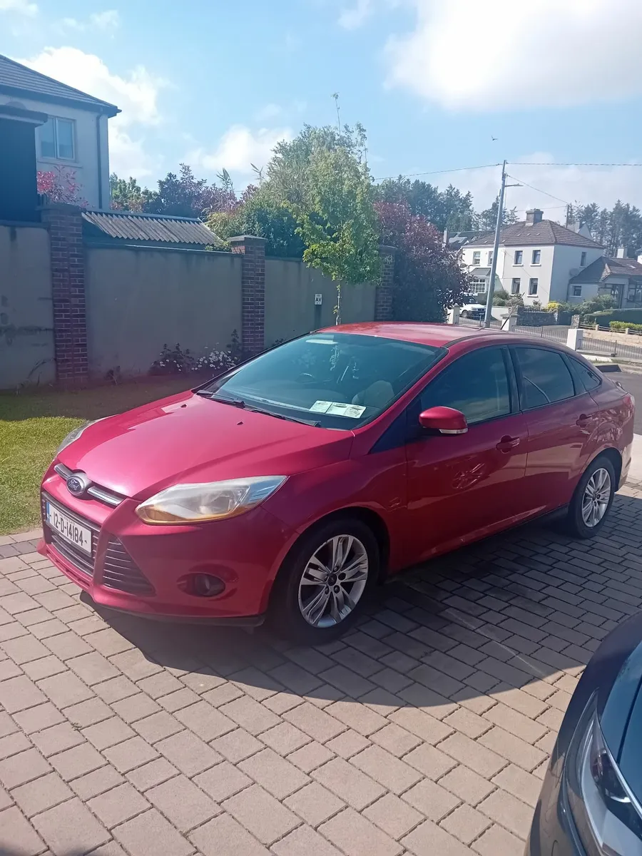 Ford Focus Saloon - Image 2