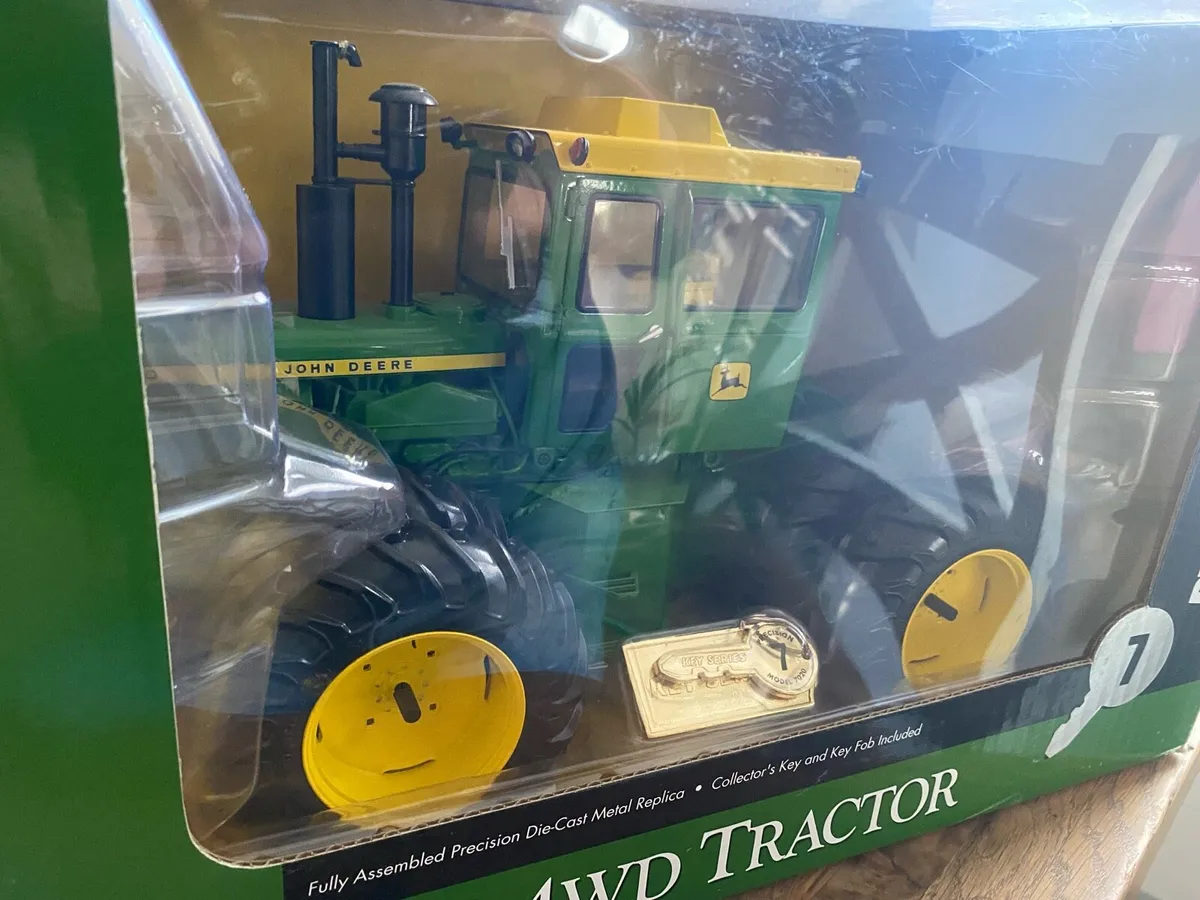 John Deere 7020 4wd tractor 1:16 scale - Image 3