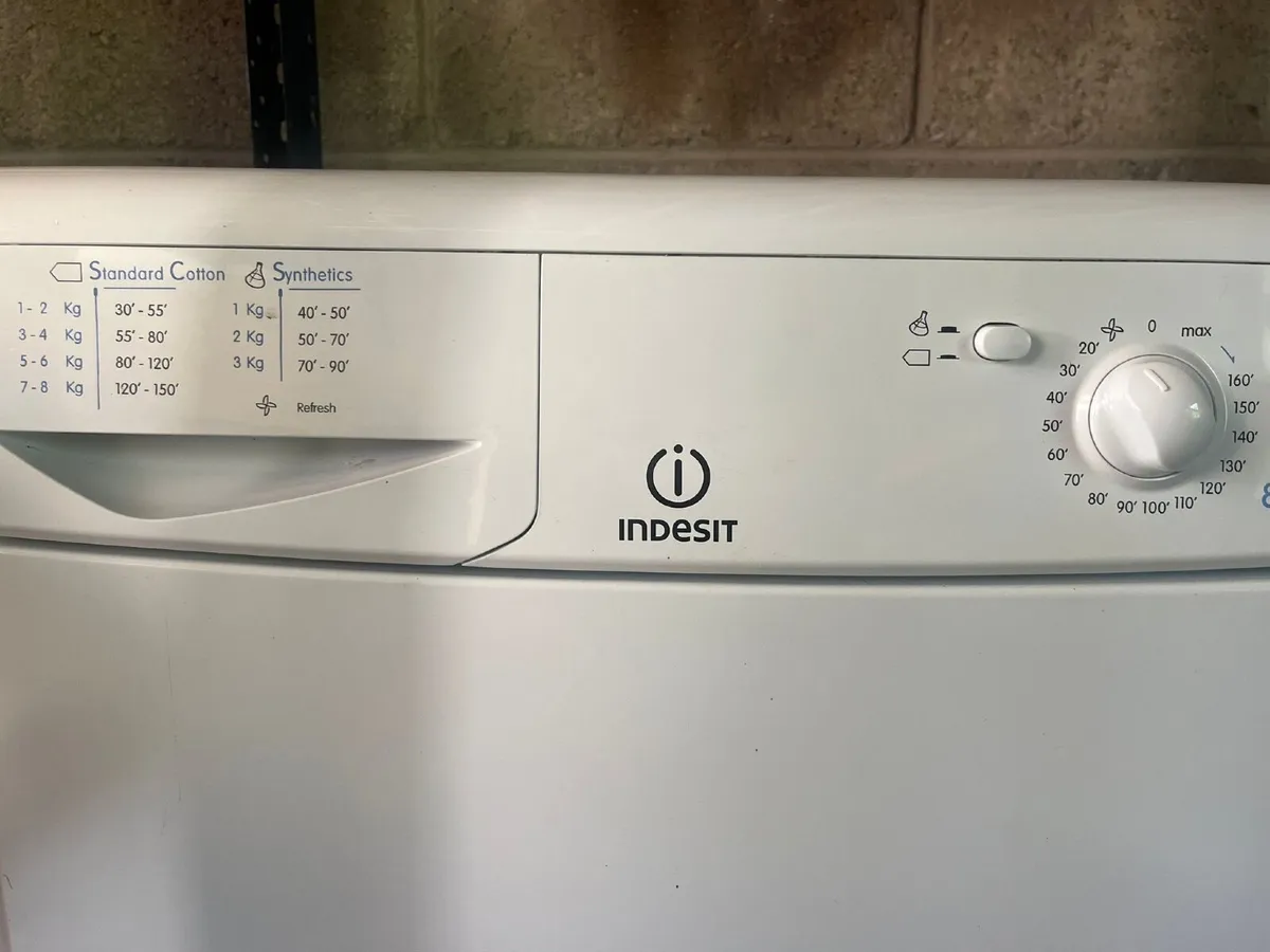 Clothes dryer - Image 1