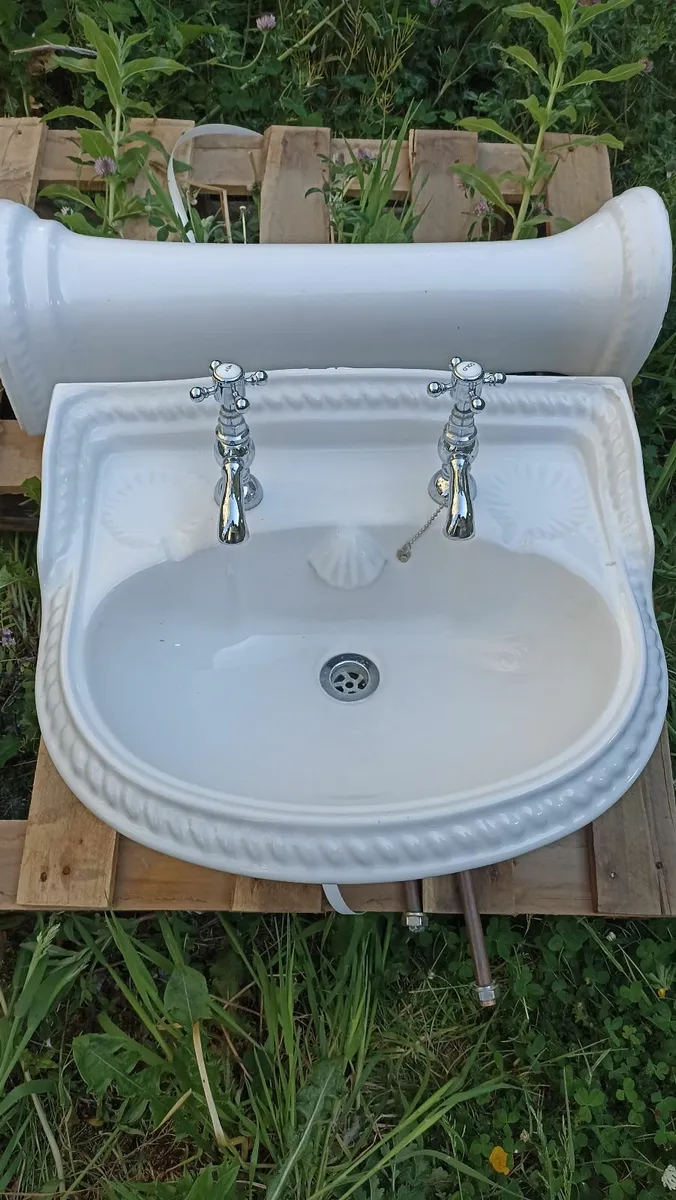 Bath & WHB - Image 2
