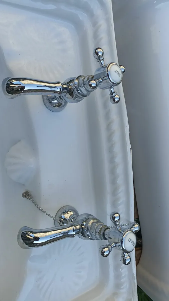 Bath & WHB - Image 3