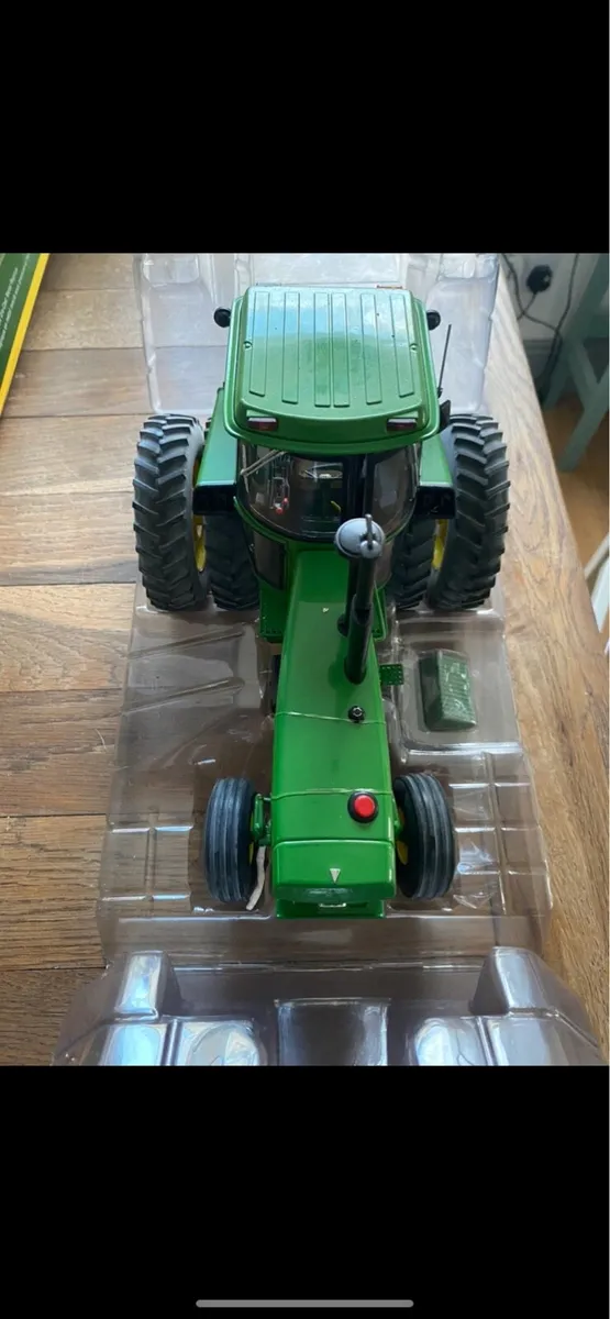 John Deere 4840 precision series 1:16 scale - Image 2