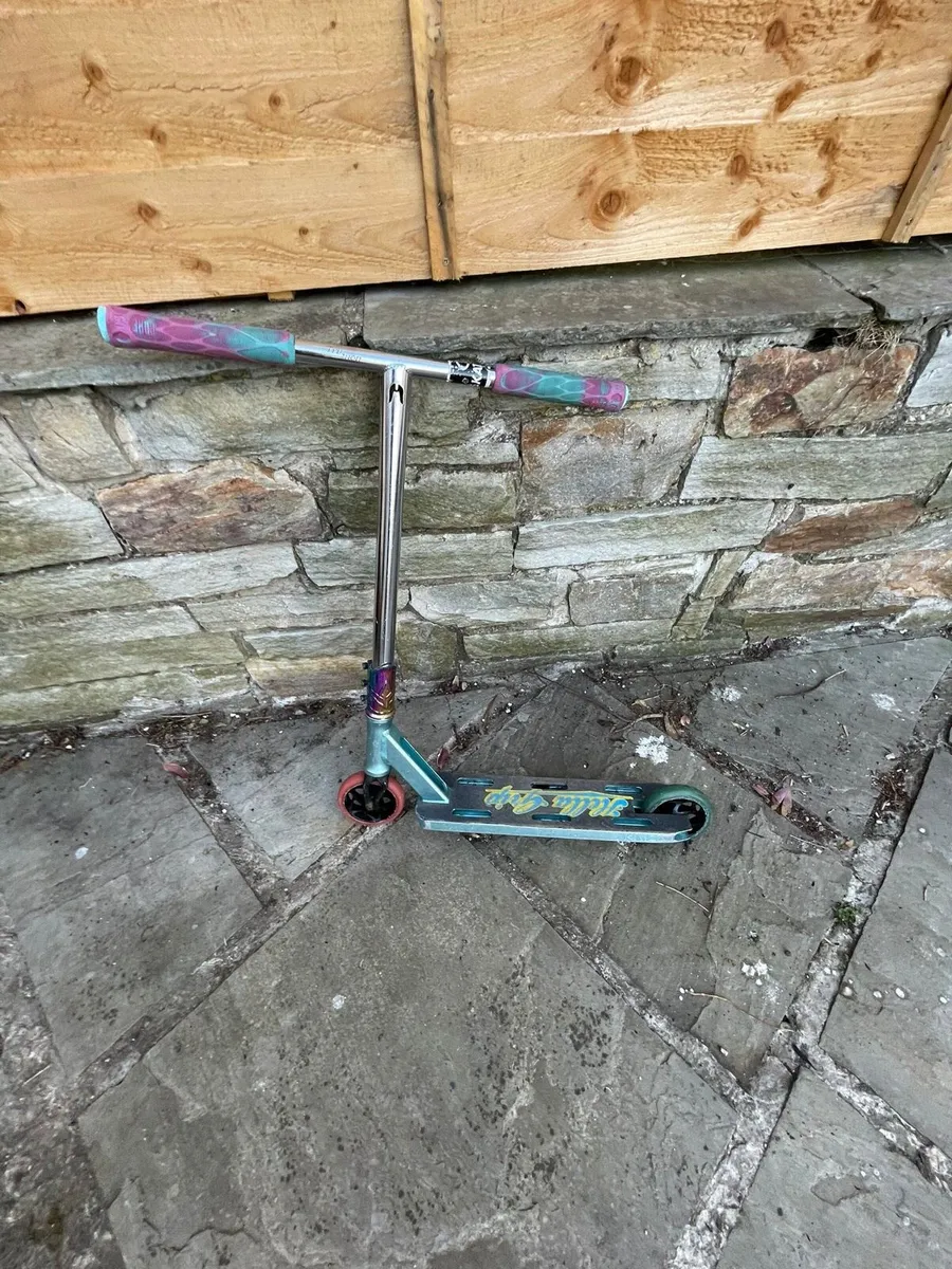 Stunt scooter - Image 1