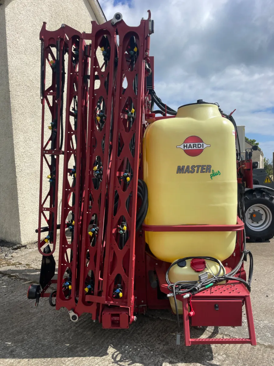 Hardi Master 21 metre sprayer, mint condition - Image 3