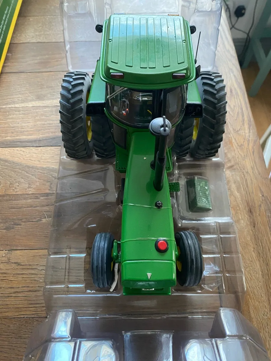 John Deere 4450 precision elite 1:16 scale model - Image 2