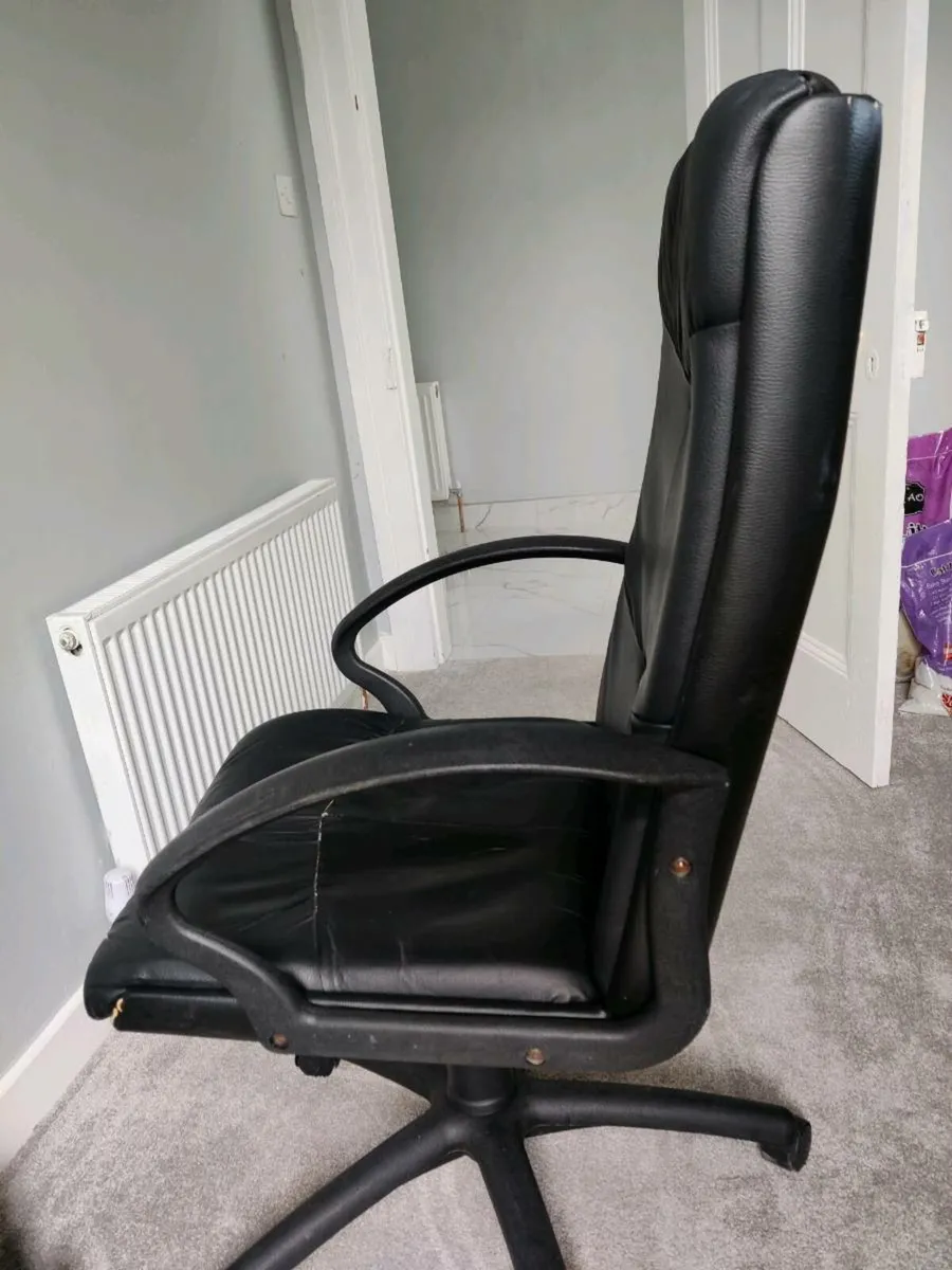 Office chair - Image 4