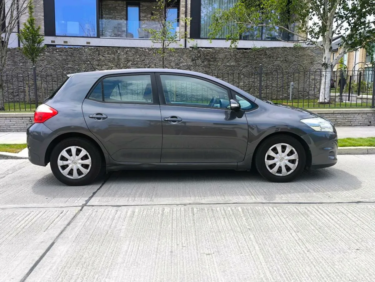 2011 AURIS NCT 01/2026 TAX 02/2026 - Image 4