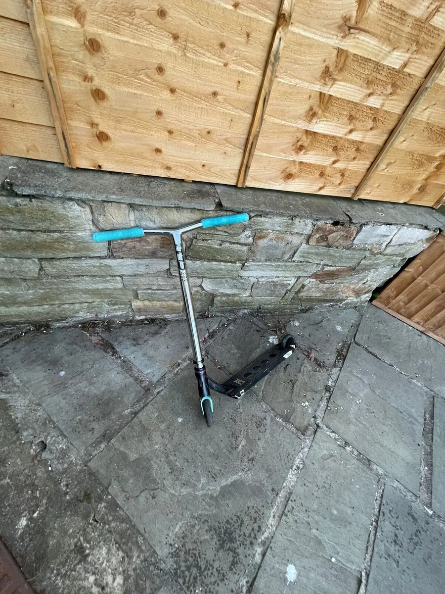 Stunt scooter - Image 1