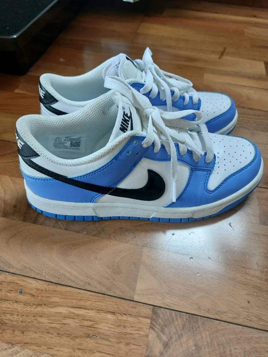 Runners - Image 1