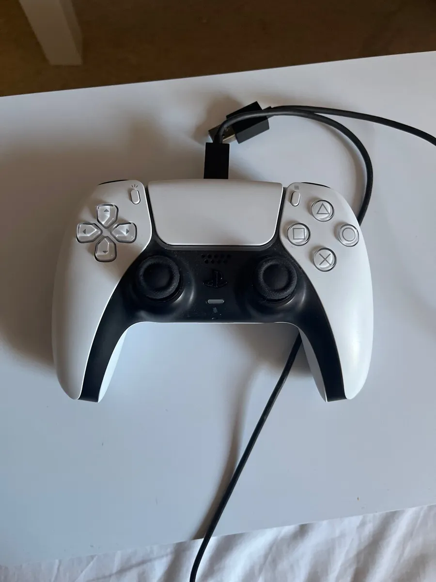 Play Station 5 - Image 3