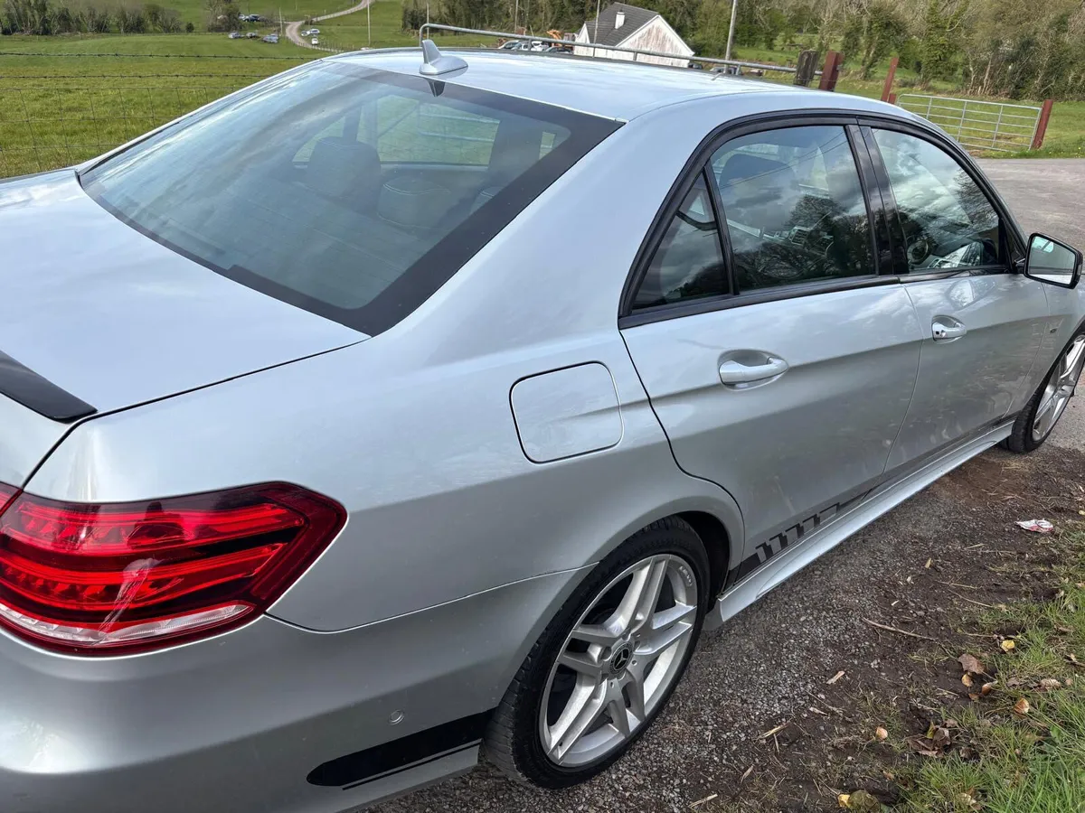 ‘16 Mercedes-Benz E220 BlieTec AMG Night (LOW NOX) - Image 4