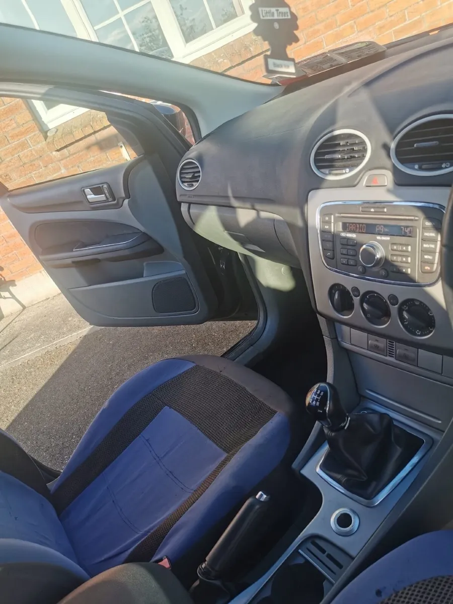 Ford Focus 2010 - Image 4