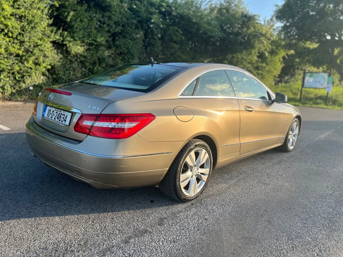 Mercedes-Benz E-Class 2010 - Image 1
