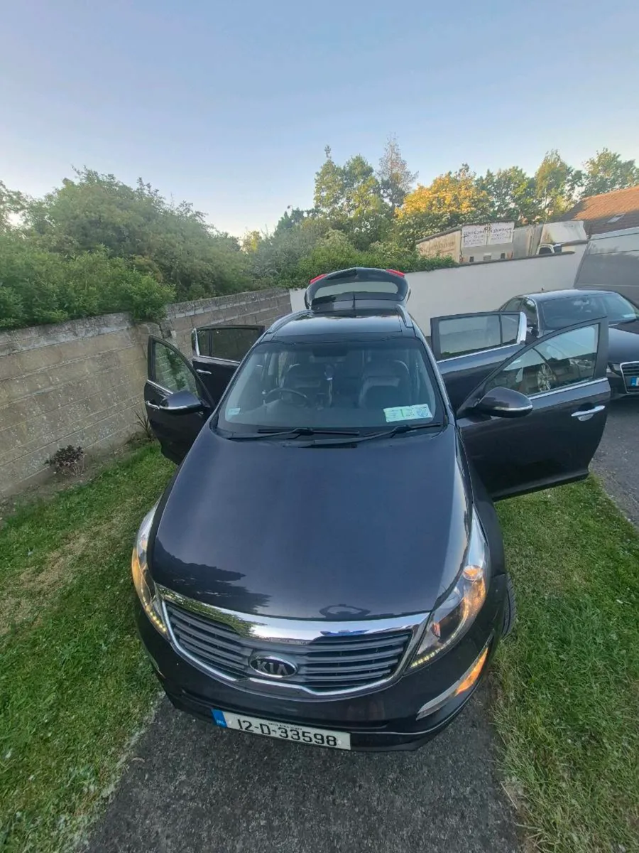 Car - Image 4