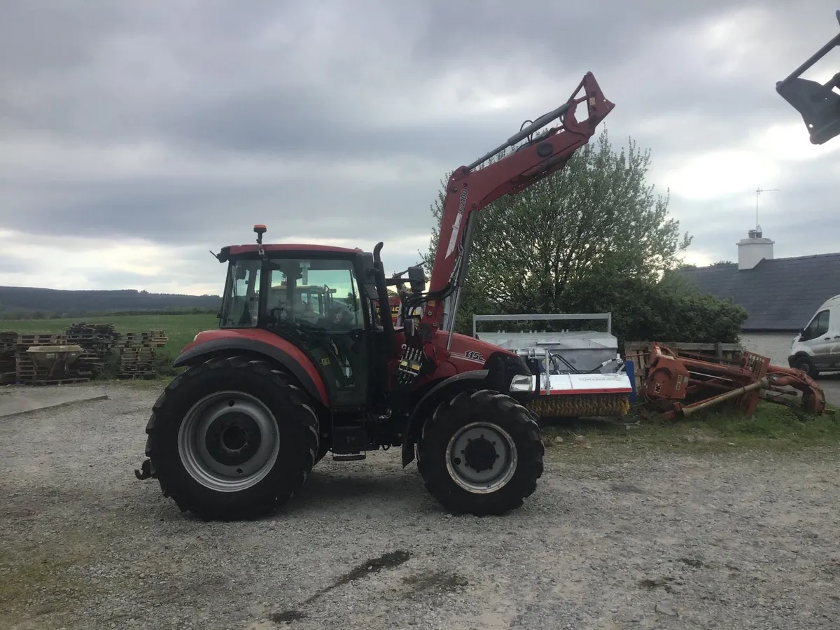 Case ih Farmall 115c With Loader - Image 1