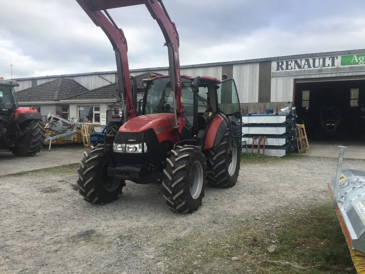 Case ih Farmall 115c With Loader - Image 4
