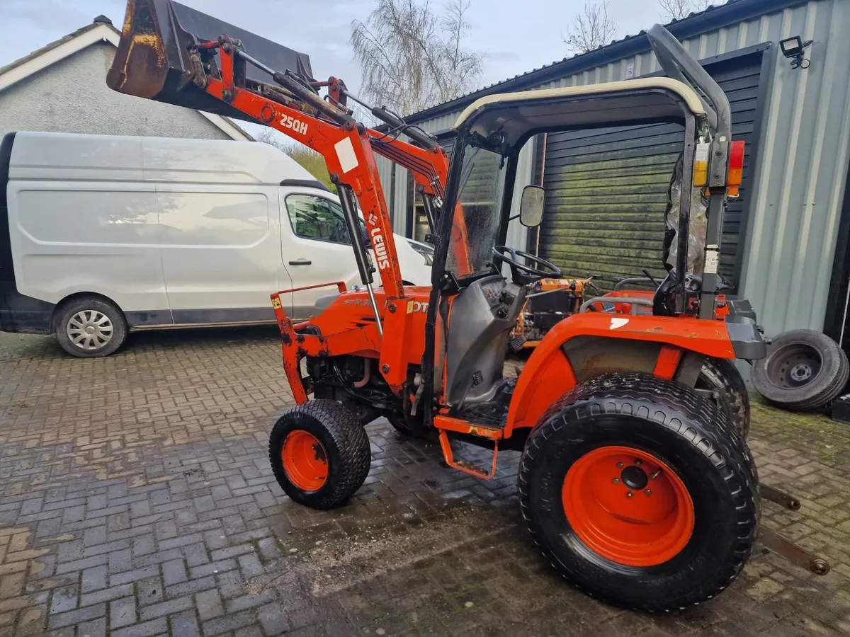 Kubota Compact Tractor - Image 3