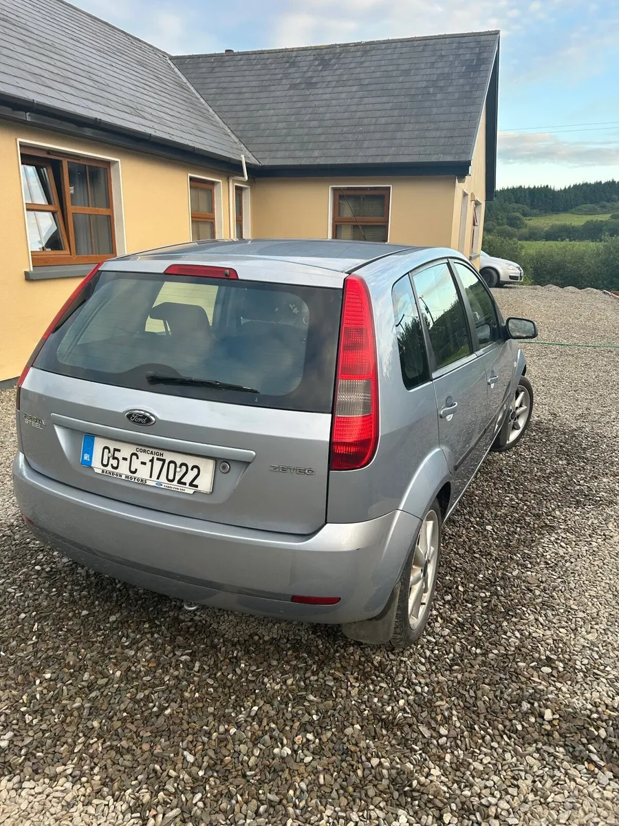Ford Fiesta 2005 - Image 4