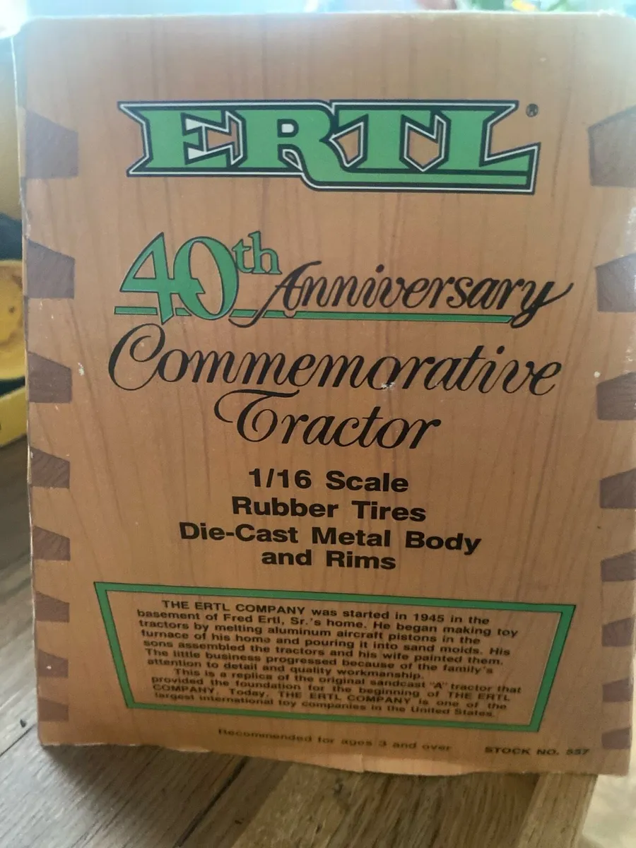 John Deere 40th anniversary commemorative tractor - Image 3