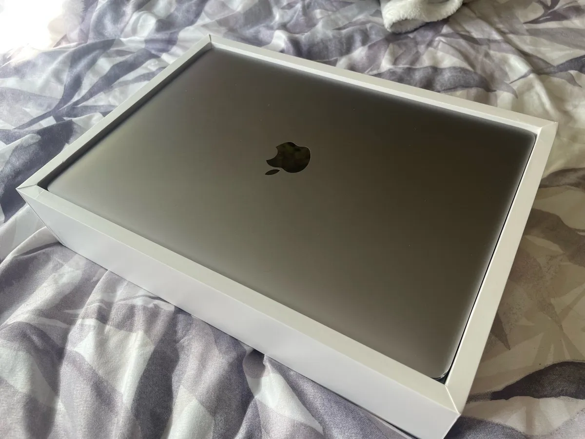 MacBook Pro 2020(collection only) - Image 2