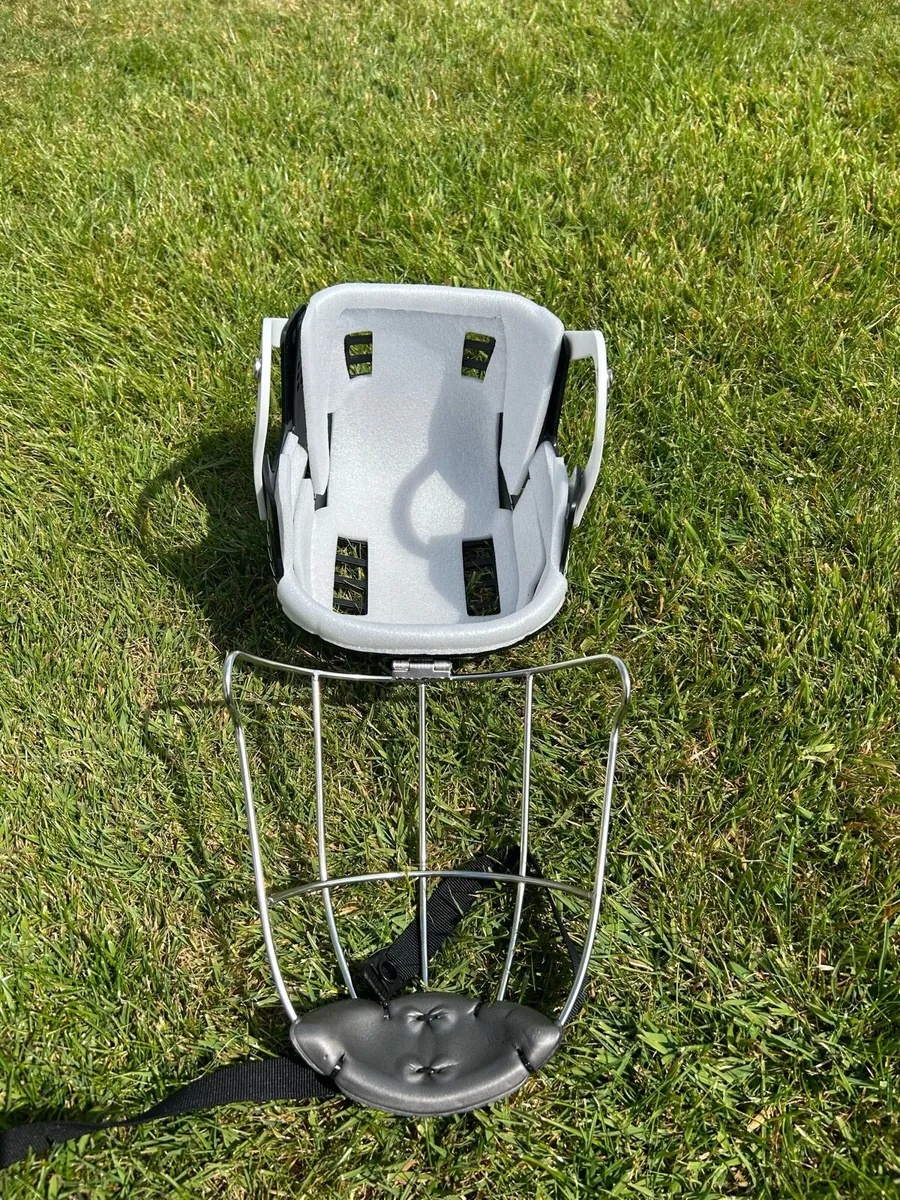 Hurling Helmet/Hurley - Image 4