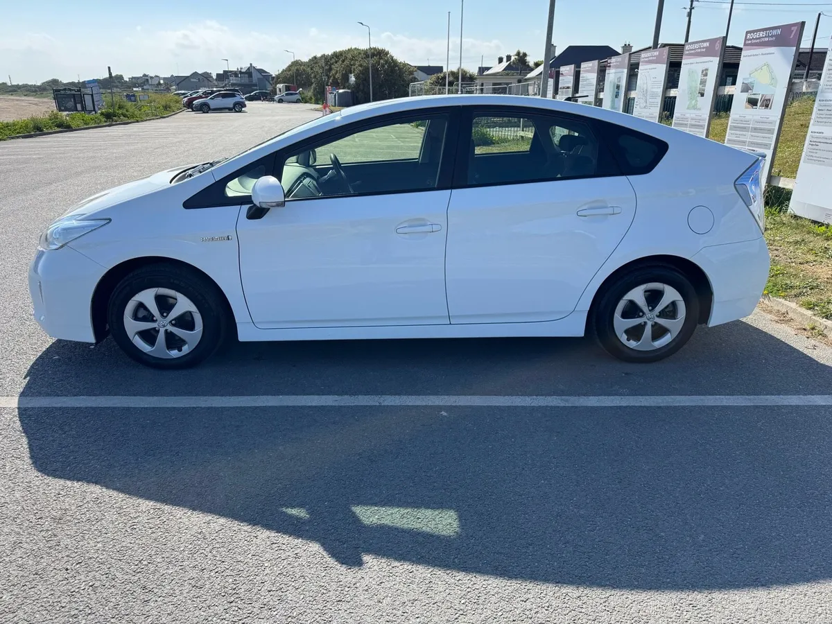 Toyota Prius - Image 4