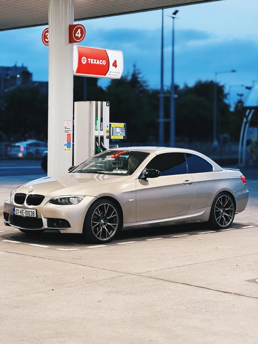 BMW E93 320i Convertible Automatic - Image 1