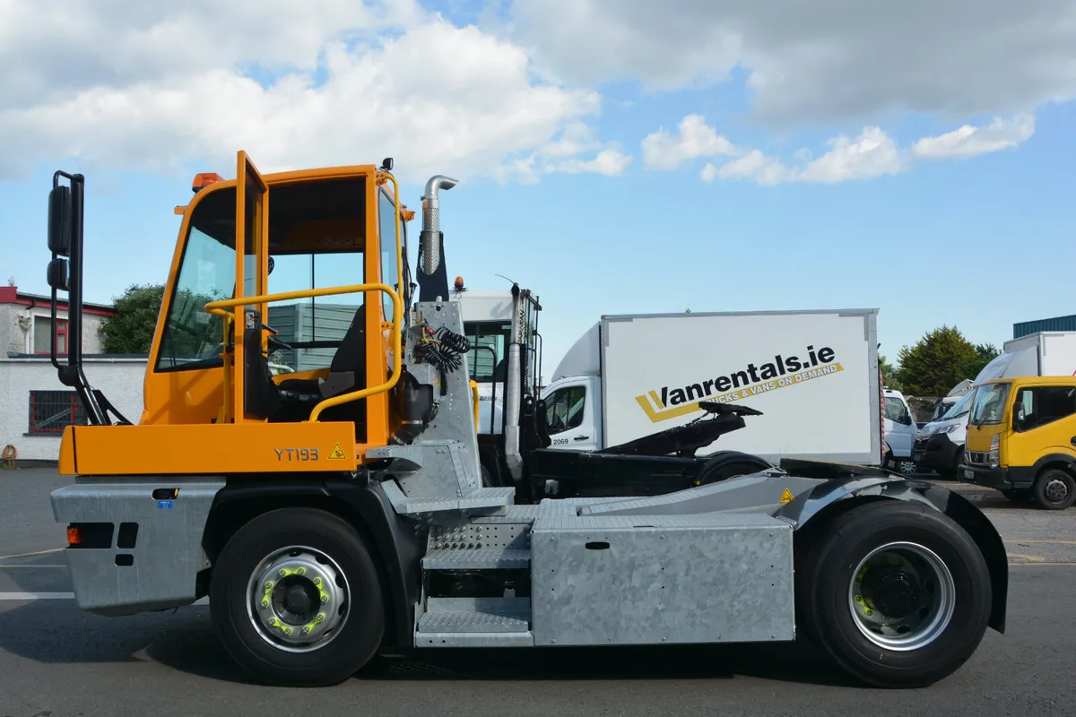Terberg YT193 Yard Shunter - The Trailer Mover - Image 4
