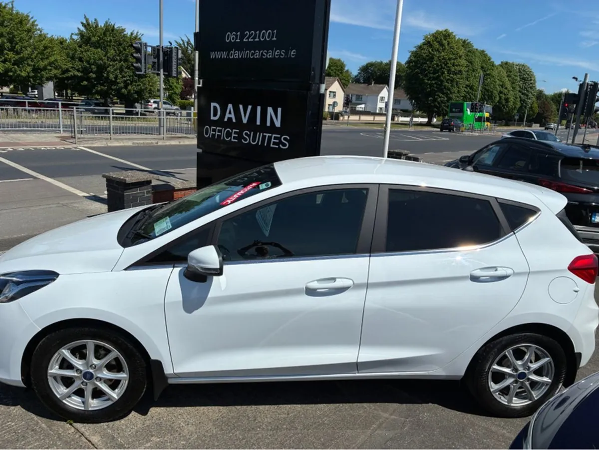 Ford Fiesta Titanium 1.0 Ecoboost 1 100PS 4 - Image 3