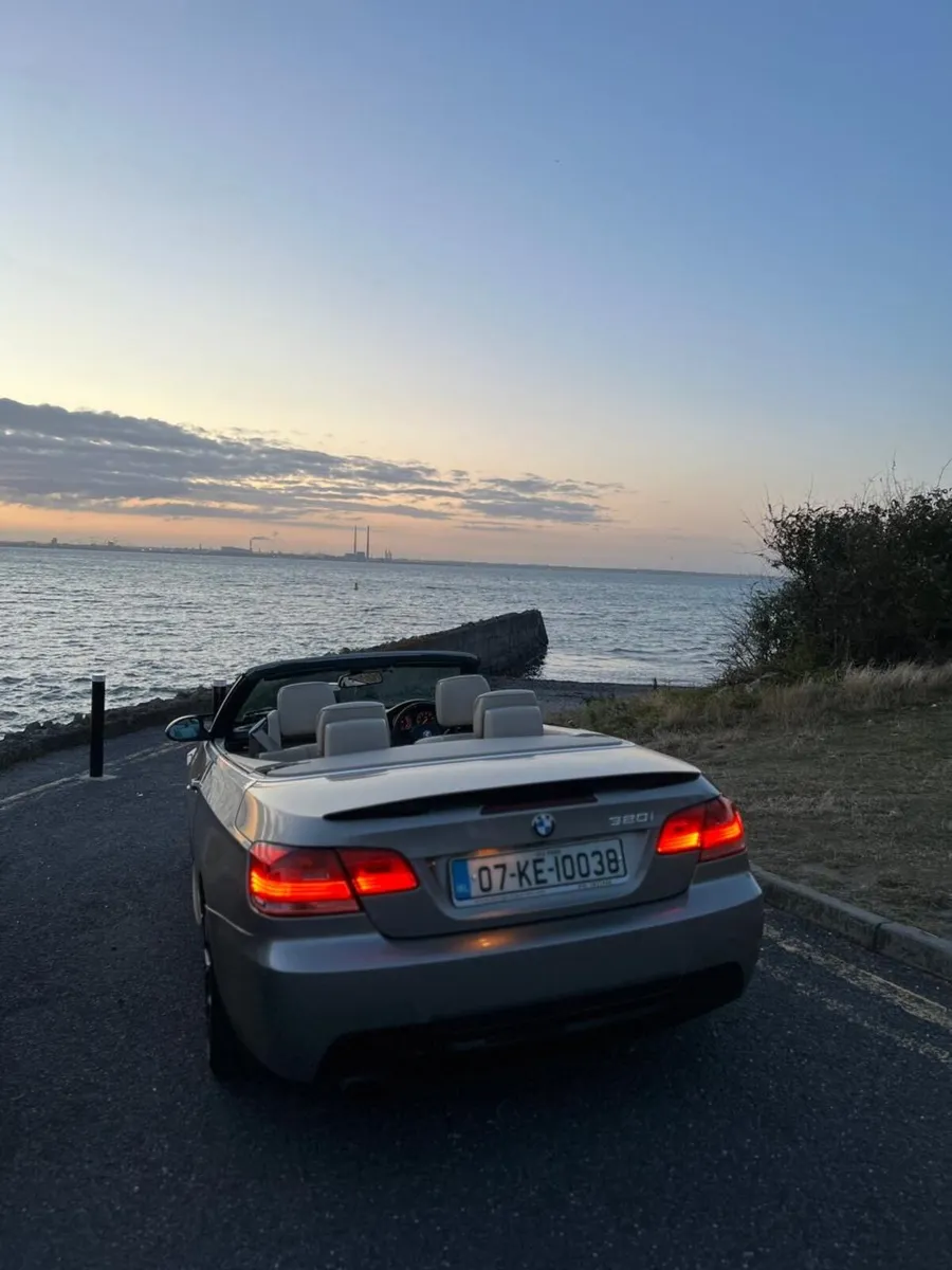 BMW E93 320i Convertible Automatic - Image 3