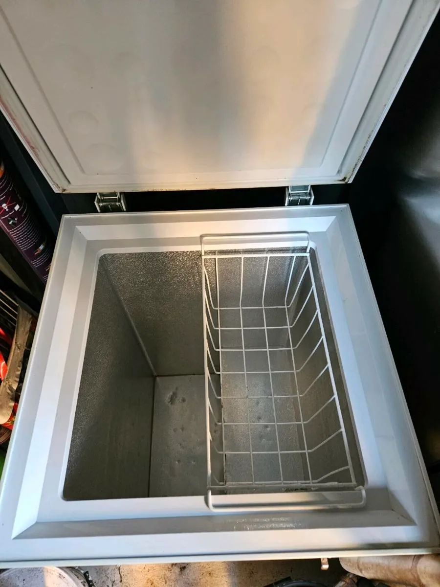 Belling Chest Freezer 98L - Image 1