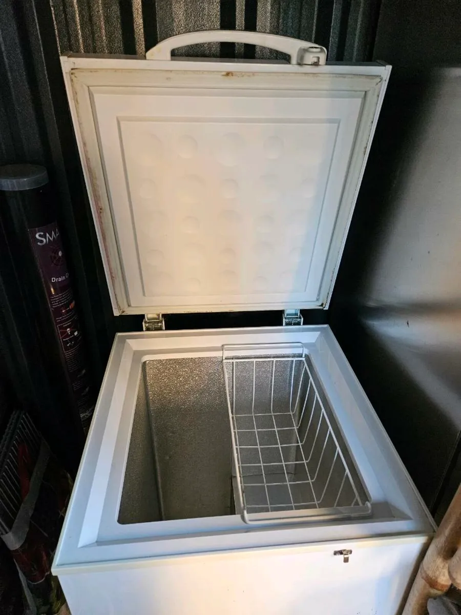 Belling Chest Freezer 98L - Image 2