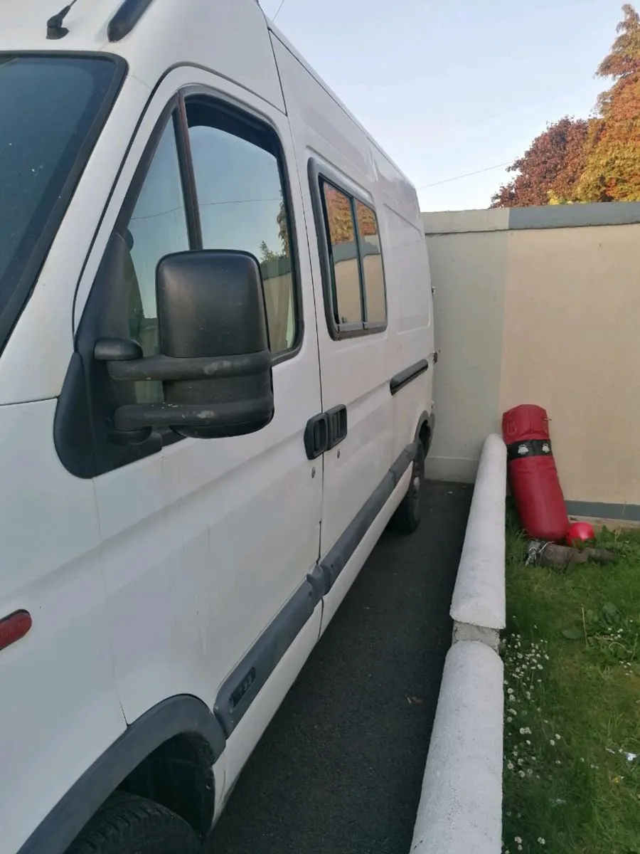 Camper van - Image 4