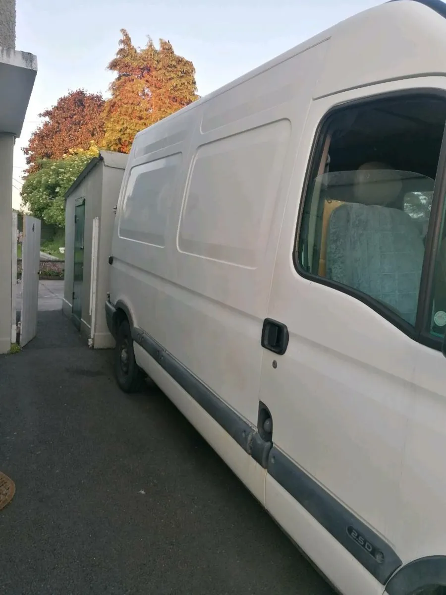 Camper van - Image 4