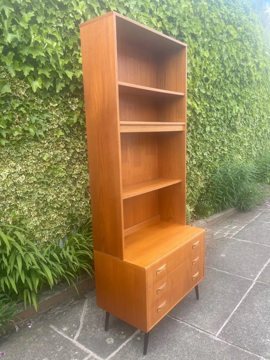 Mid century G Plan book & chest - Image 2