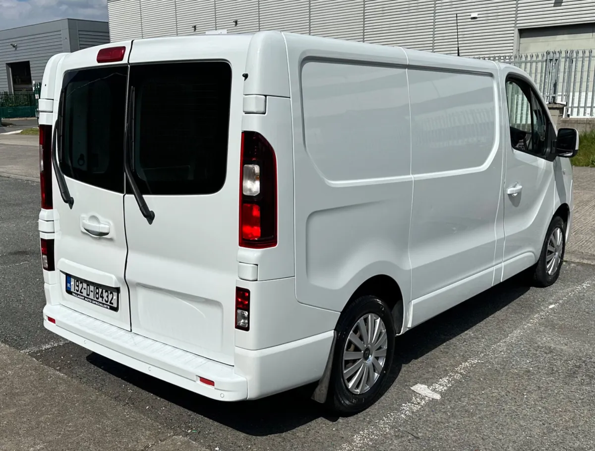 192 Renault Trafic LOW KLM’s - Image 4