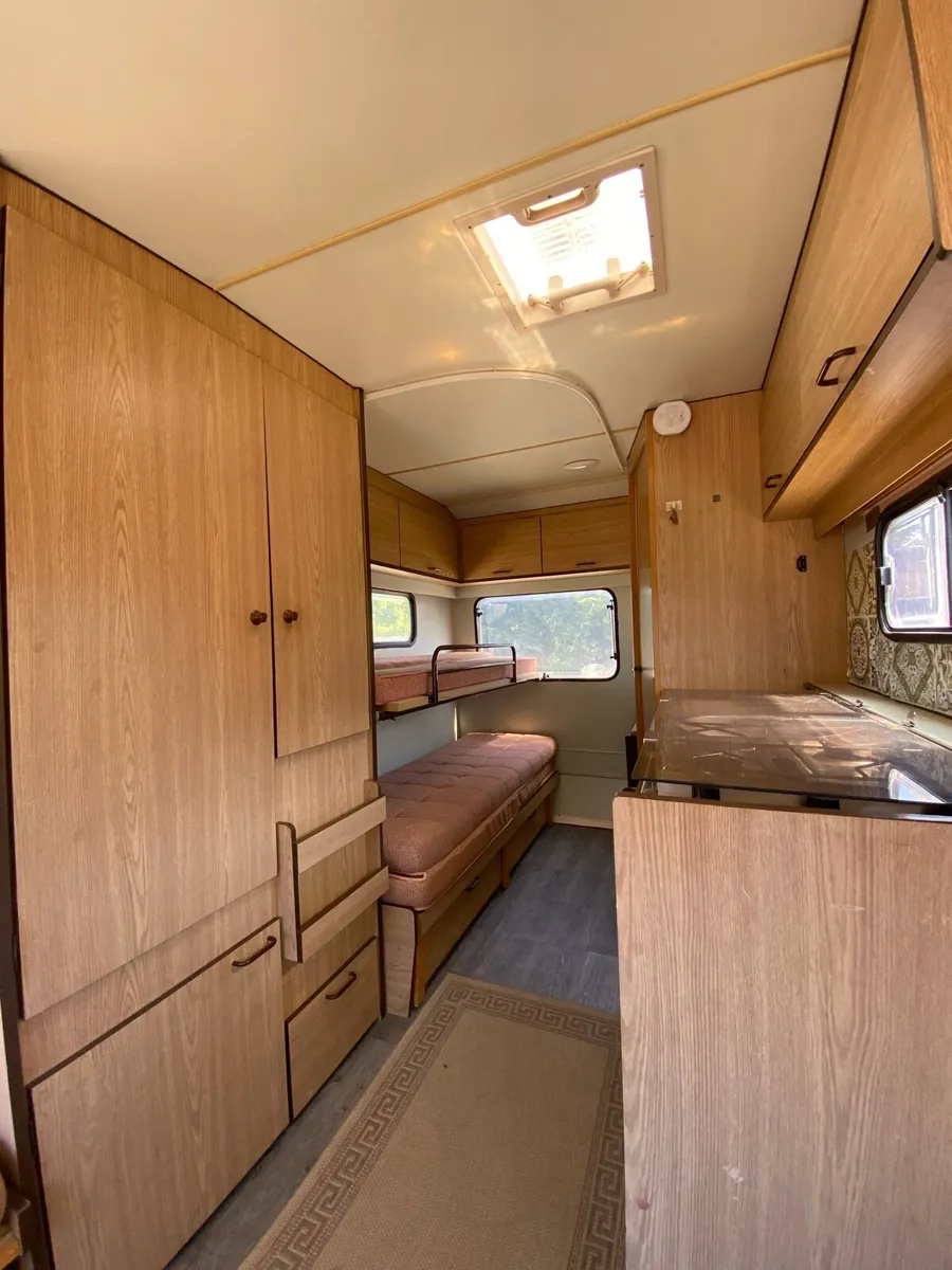 Caravan - Image 2