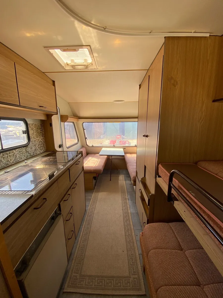 Caravan - Image 4