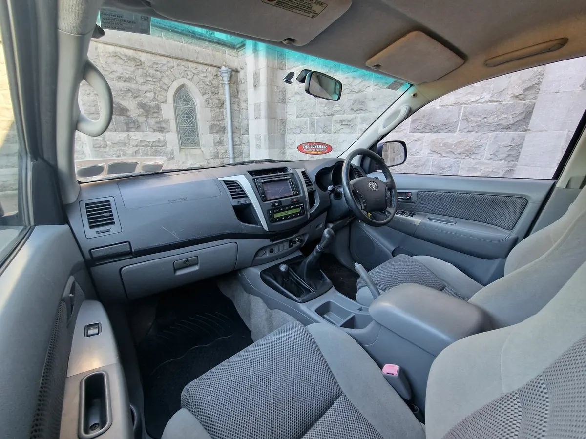 2011 TOYOTA HILUX CREW CAB 3.0 D4D - Image 3