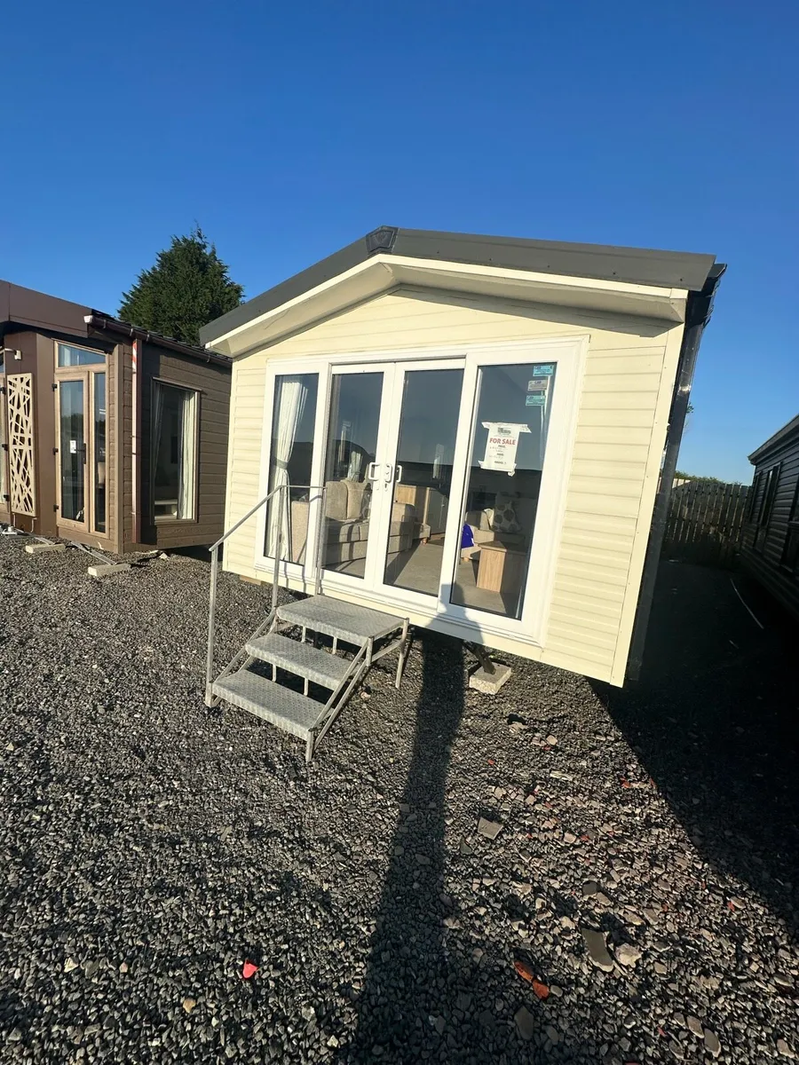 Sale price Willerby  3 bed  At TPS caravans - Image 1