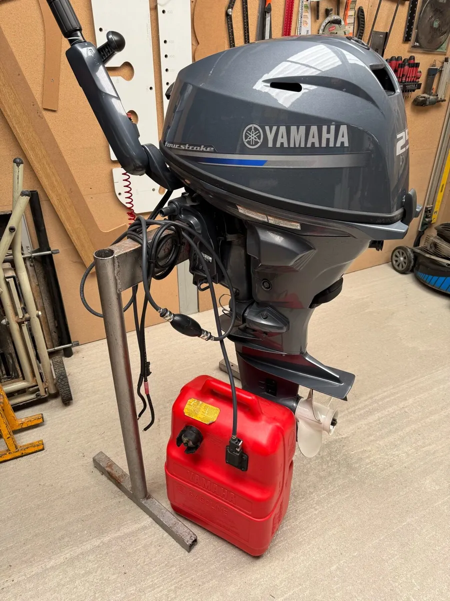 Yamaha 25hp four stroke short shaft (LOW HOURS) - Image 1