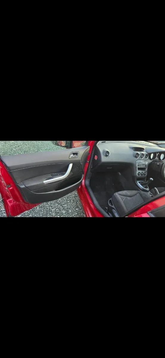 Peugeot 308 2010 - Image 2