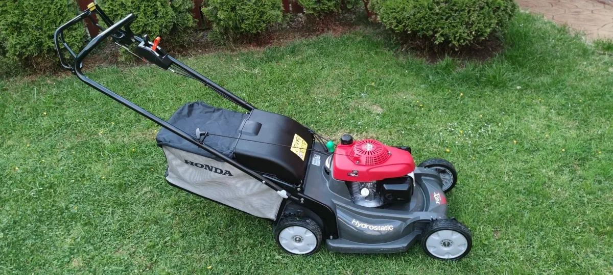 Honda HRX 537 lawnmower - Image 2