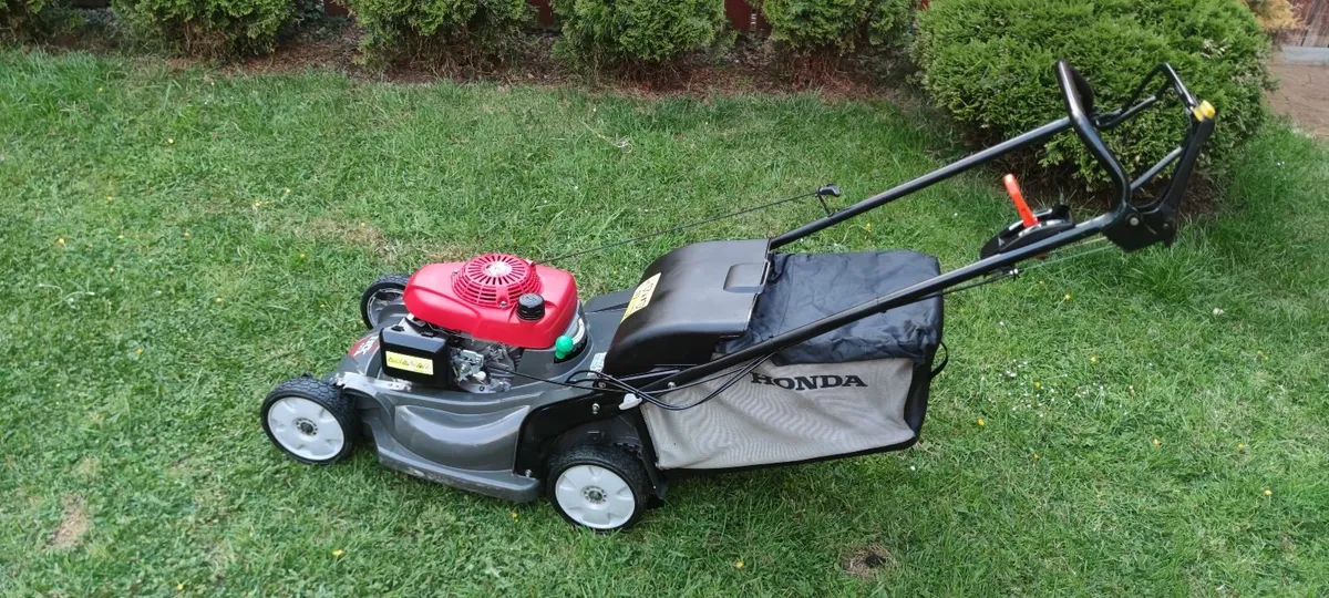 Honda HRX 537 lawnmower - Image 3