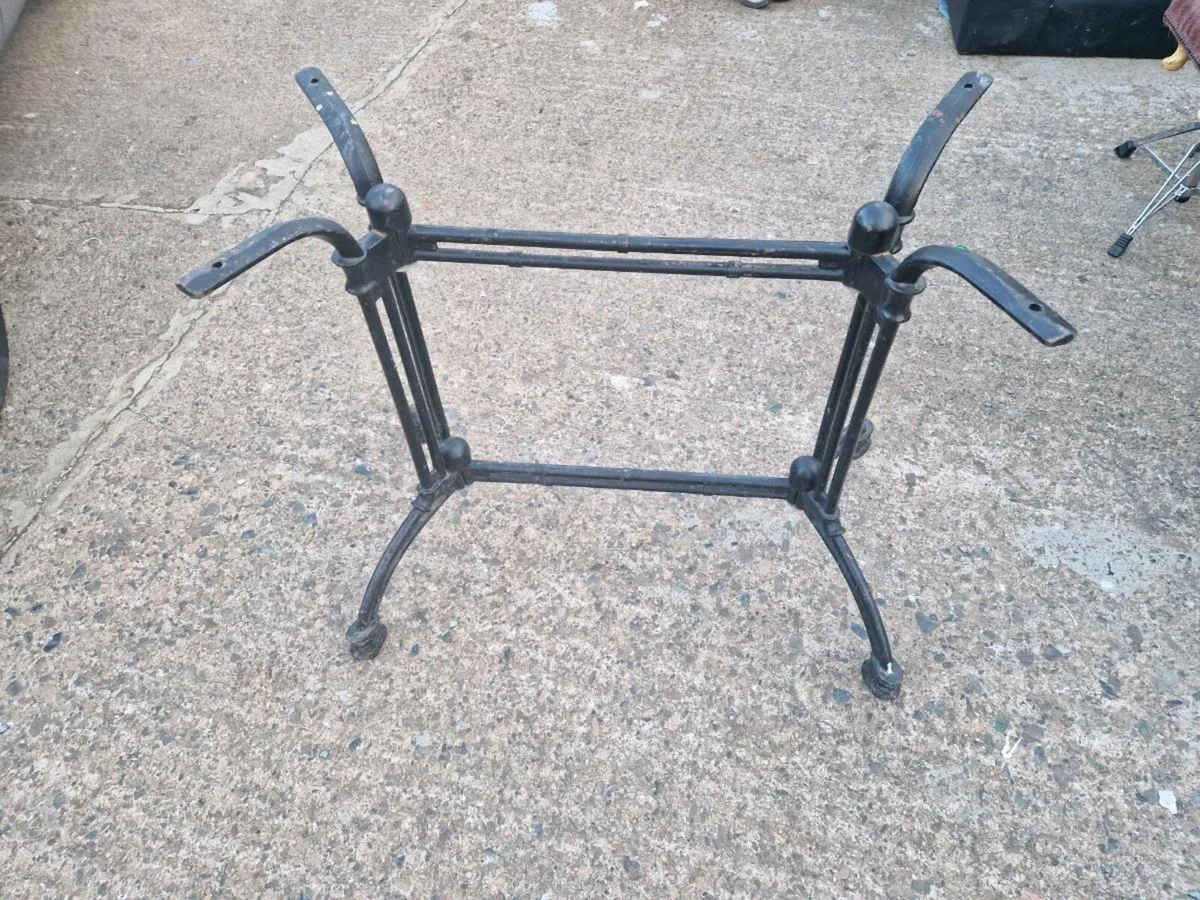 Old cast iron bar tables - Image 1