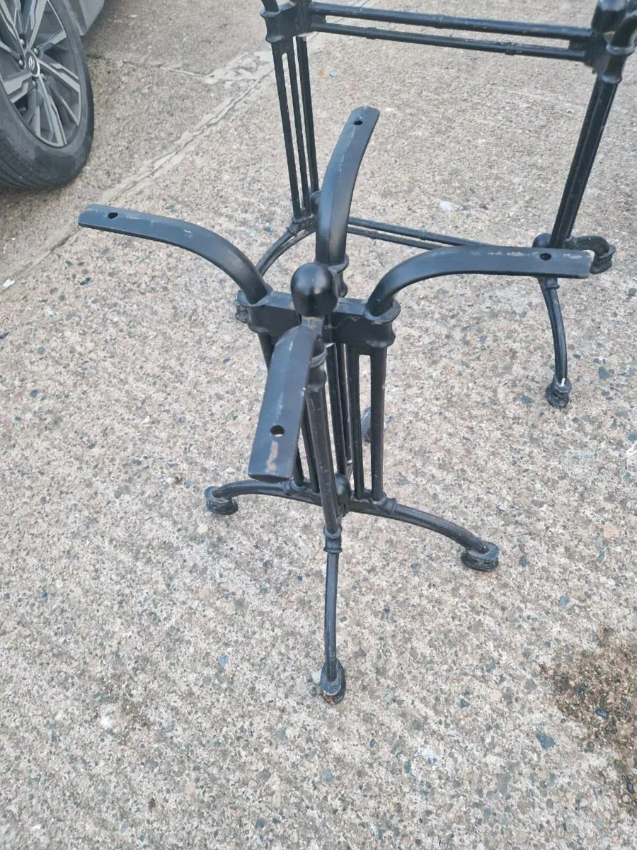 Old cast iron bar tables - Image 2