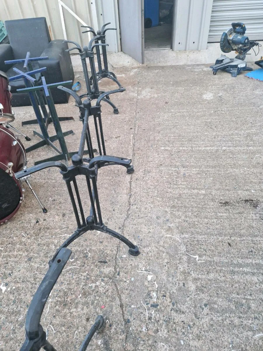 Old cast iron bar tables - Image 4