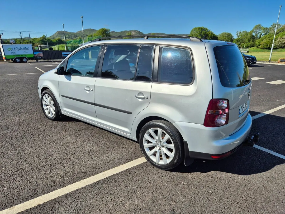 Volkswagen Touran 2010 - Image 4