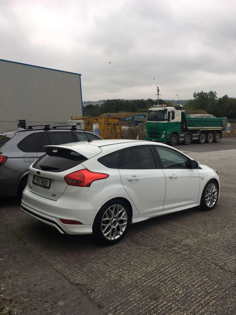 Ford Focus zetec s - Image 2