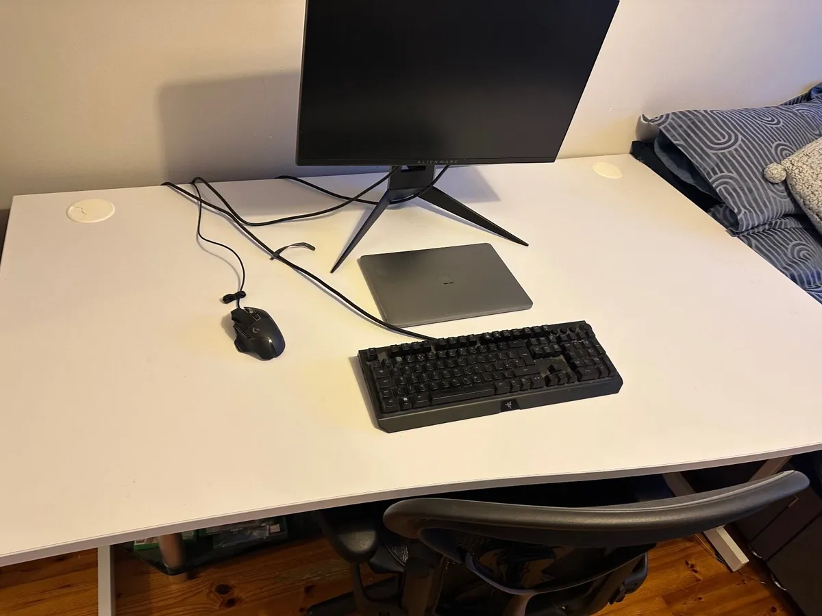 Desk - Image 1